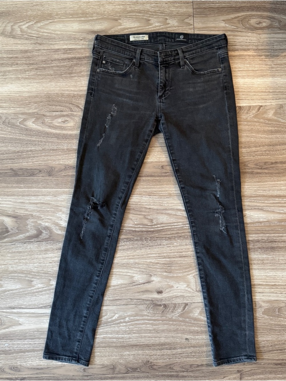 Black Distressed Women's Skinny Jeans